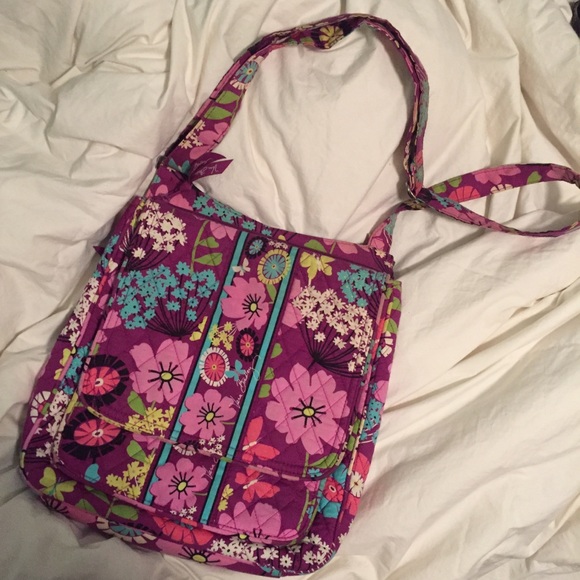 Vera Bradley Handbags - Vera Bradley messenger tote